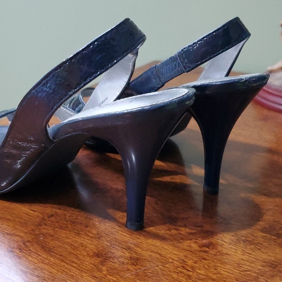 Shoes - Picture 3 of 4